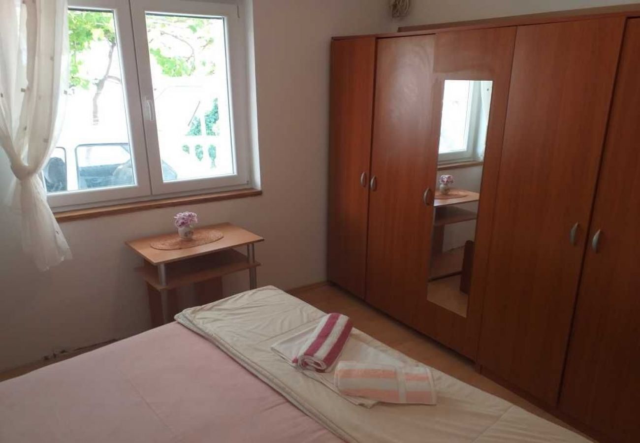 Appartement à Tribunj - Appartement dans Tribunj avec terrasse, Climatisation, WIFI (5035-3)