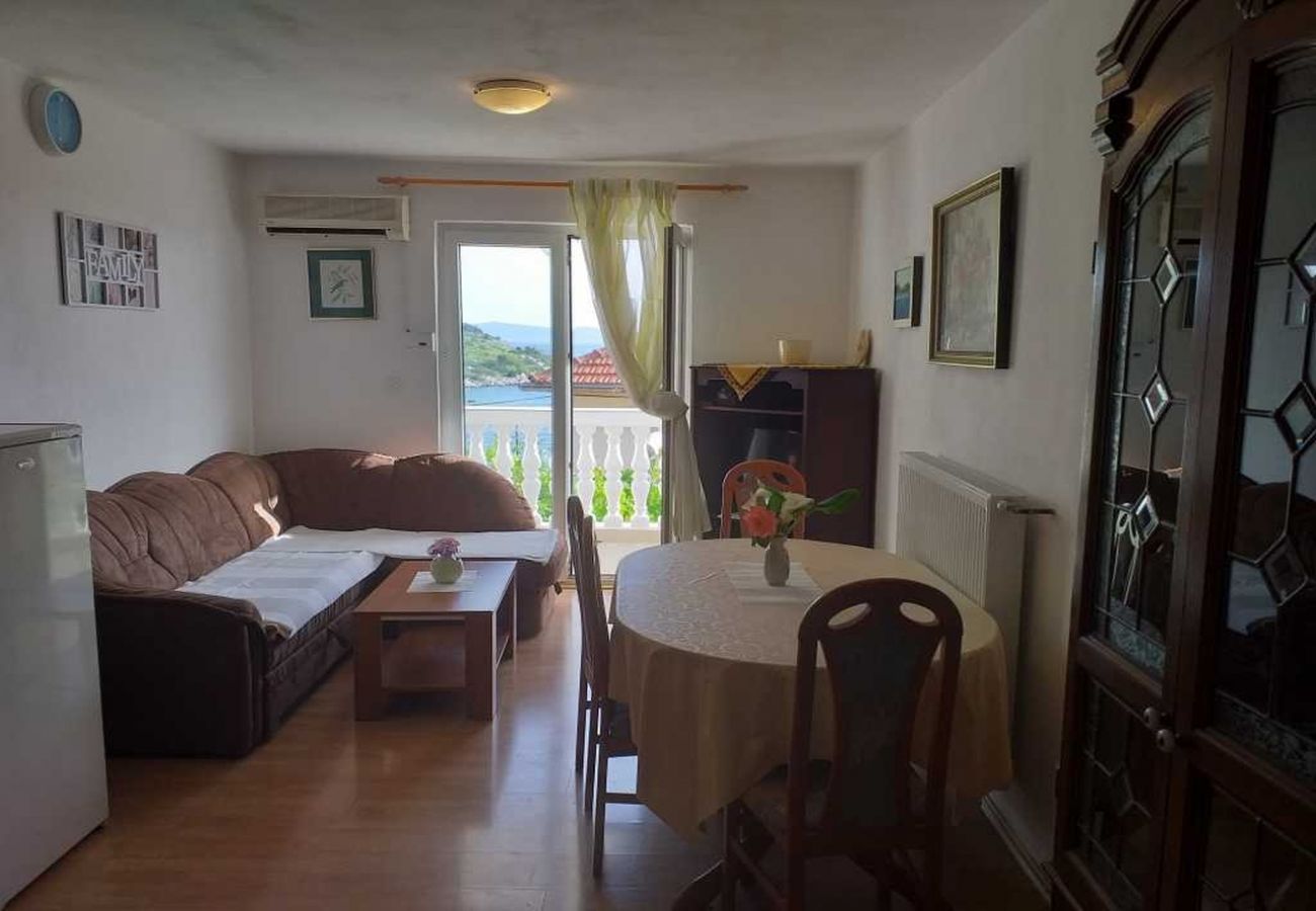 Appartement à Tribunj - Appartement dans Tribunj avec vue mer, Balcon, Climatisation, WIFI (5035-2)