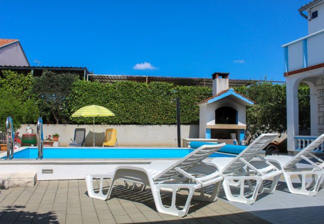 Appartement à Tribunj - Appartement dans Tribunj avec vue mer, Balcon, Climatisation, WIFI (5034-3) Appartement à Tribunj - Appartement dans Tribunj avec vue mer, Balcon, Climatisation, WIFI (5034-3)