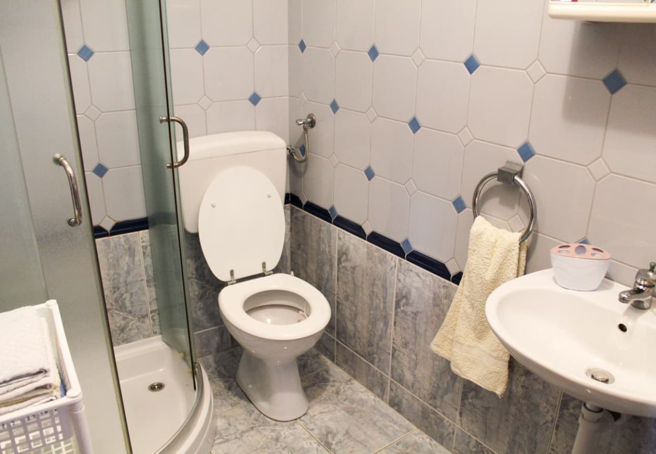 Appartement à Tribunj - Appartement dans Tribunj avec terrasse, Climatisation, WIFI (5034-1)