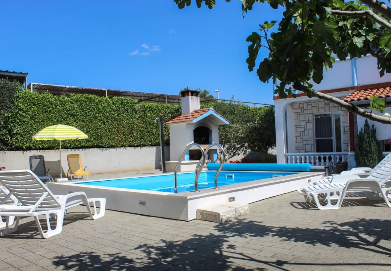 Appartement à Tribunj - Appartement dans Tribunj avec terrasse, Climatisation, WIFI (5034-1)