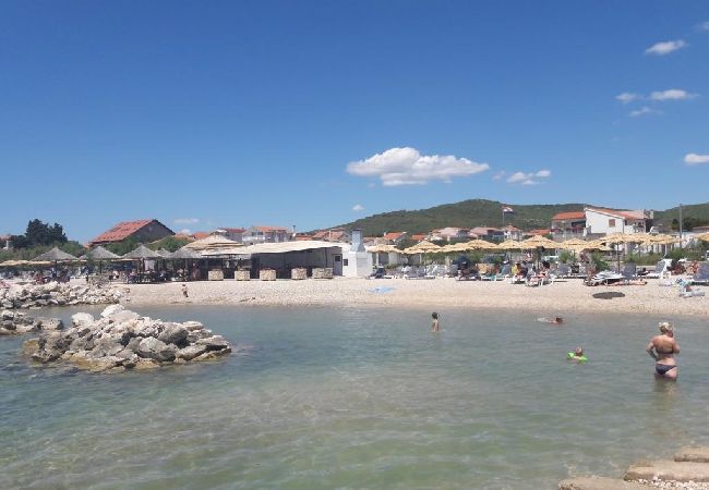 Appartement à Tribunj - Appartement dans Tribunj avec vue mer, Balcon, Climatisation, WIFI (5037-2) Appartement à Tribunj - Appartement dans Tribunj avec vue mer, Balcon, Climatisation, WIFI (5037-2)