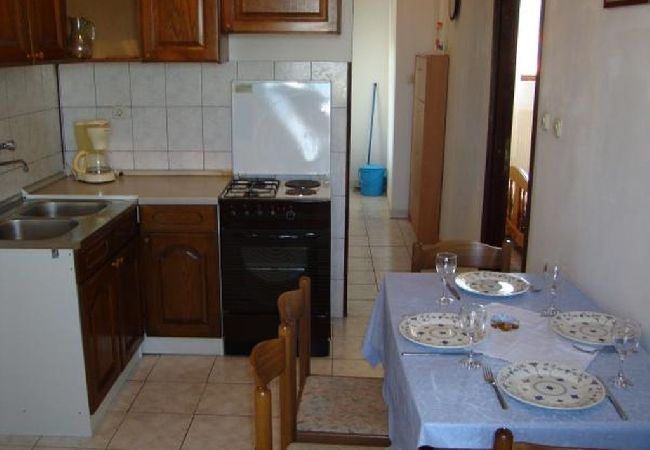 Appartement à Tribunj - Appartement dans Tribunj avec vue mer, Balcon, Climatisation, WIFI (5037-2) Appartement à Tribunj - Appartement dans Tribunj avec vue mer, Balcon, Climatisation, WIFI (5037-2)