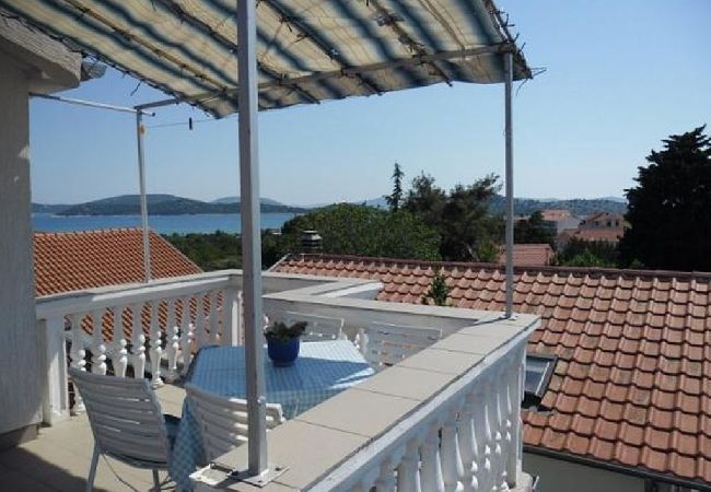 Appartement à Tribunj - Appartement dans Tribunj avec vue mer, Balcon, Climatisation, WIFI (5037-2) Appartement à Tribunj - Appartement dans Tribunj avec vue mer, Balcon, Climatisation, WIFI (5037-2)