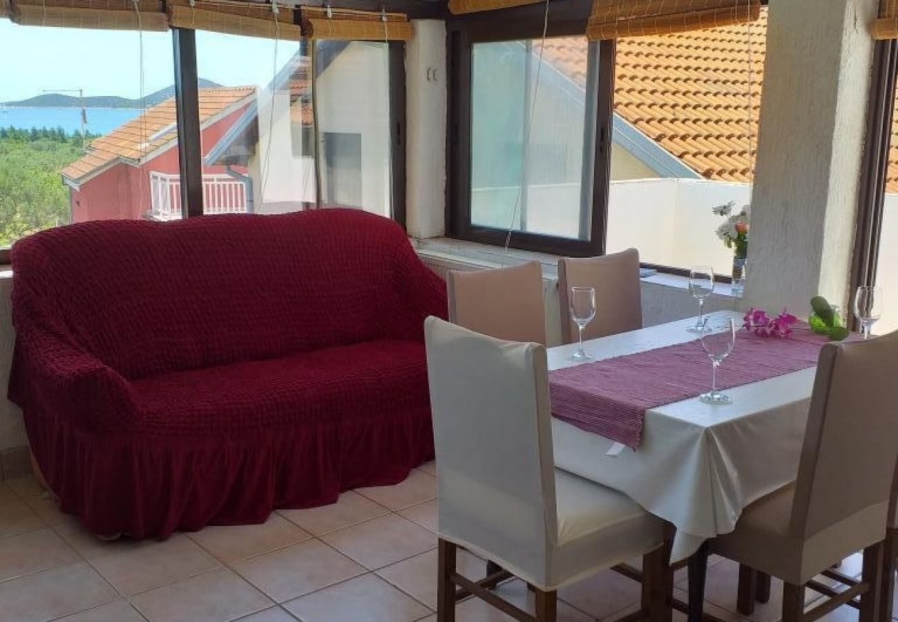 Appartement à Tribunj - Appartement dans Tribunj avec vue mer, Balcon, Climatisation, WIFI (5037-1)