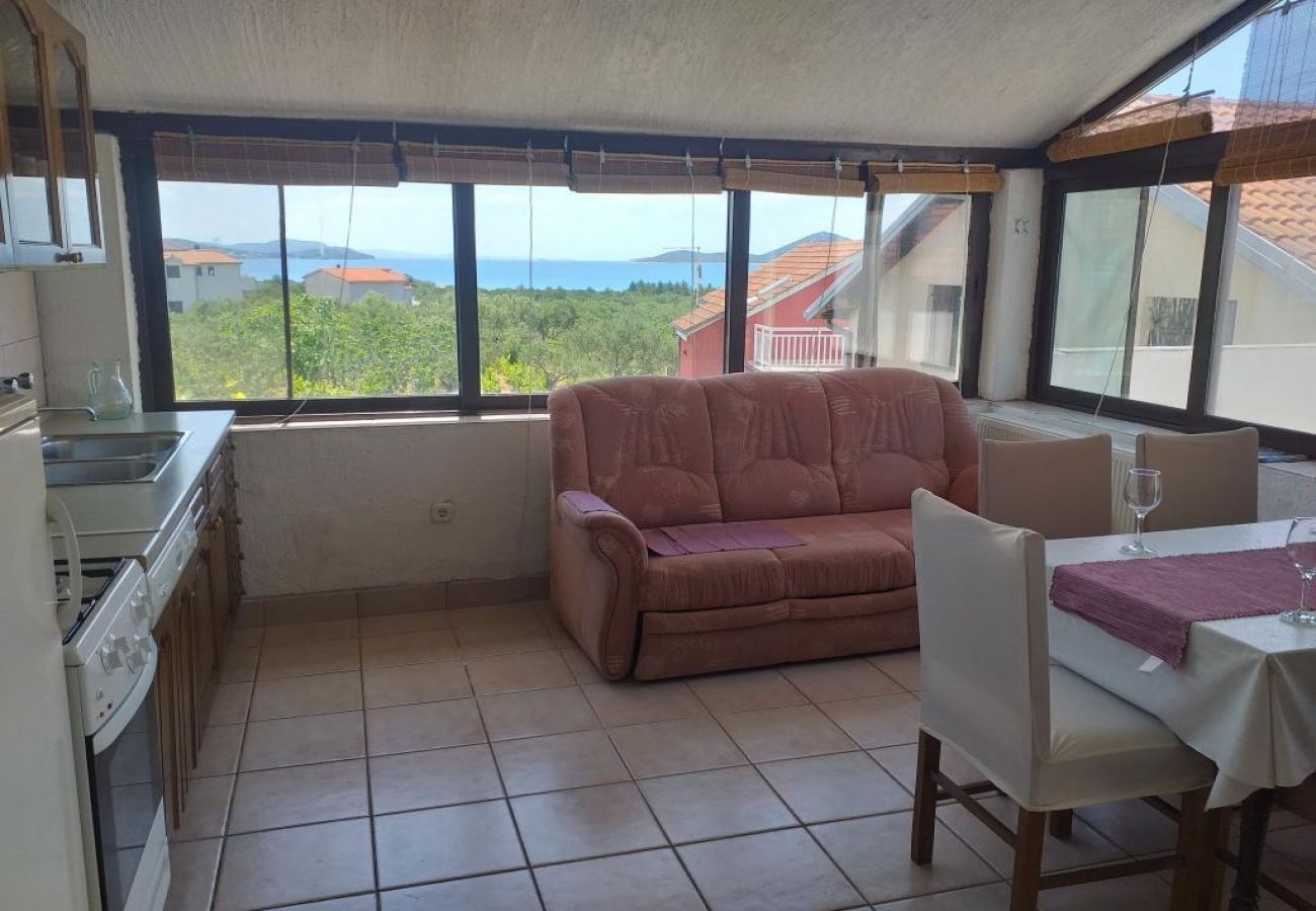 Appartement à Tribunj - Appartement dans Tribunj avec vue mer, Balcon, Climatisation, WIFI (5037-1)