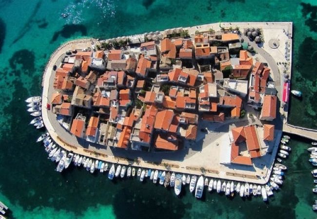 Studio à Tribunj - Appartement Studio dans Tribunj avec terrasse, Climatisation, WIFI, Machine à laver (5040-2) Studio à Tribunj - Appartement Studio dans Tribunj avec terrasse, Climatisation, WIFI, Machine à laver (5040-2)