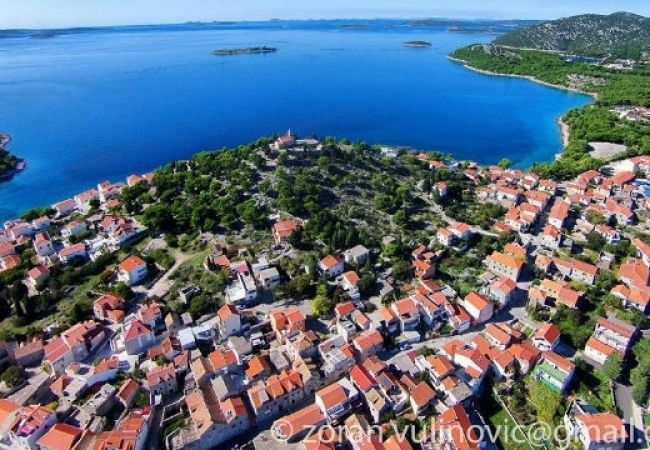 Studio à Tribunj - Appartement Studio dans Tribunj avec terrasse, Climatisation, WIFI, Machine à laver (5040-2) Studio à Tribunj - Appartement Studio dans Tribunj avec terrasse, Climatisation, WIFI, Machine à laver (5040-2)