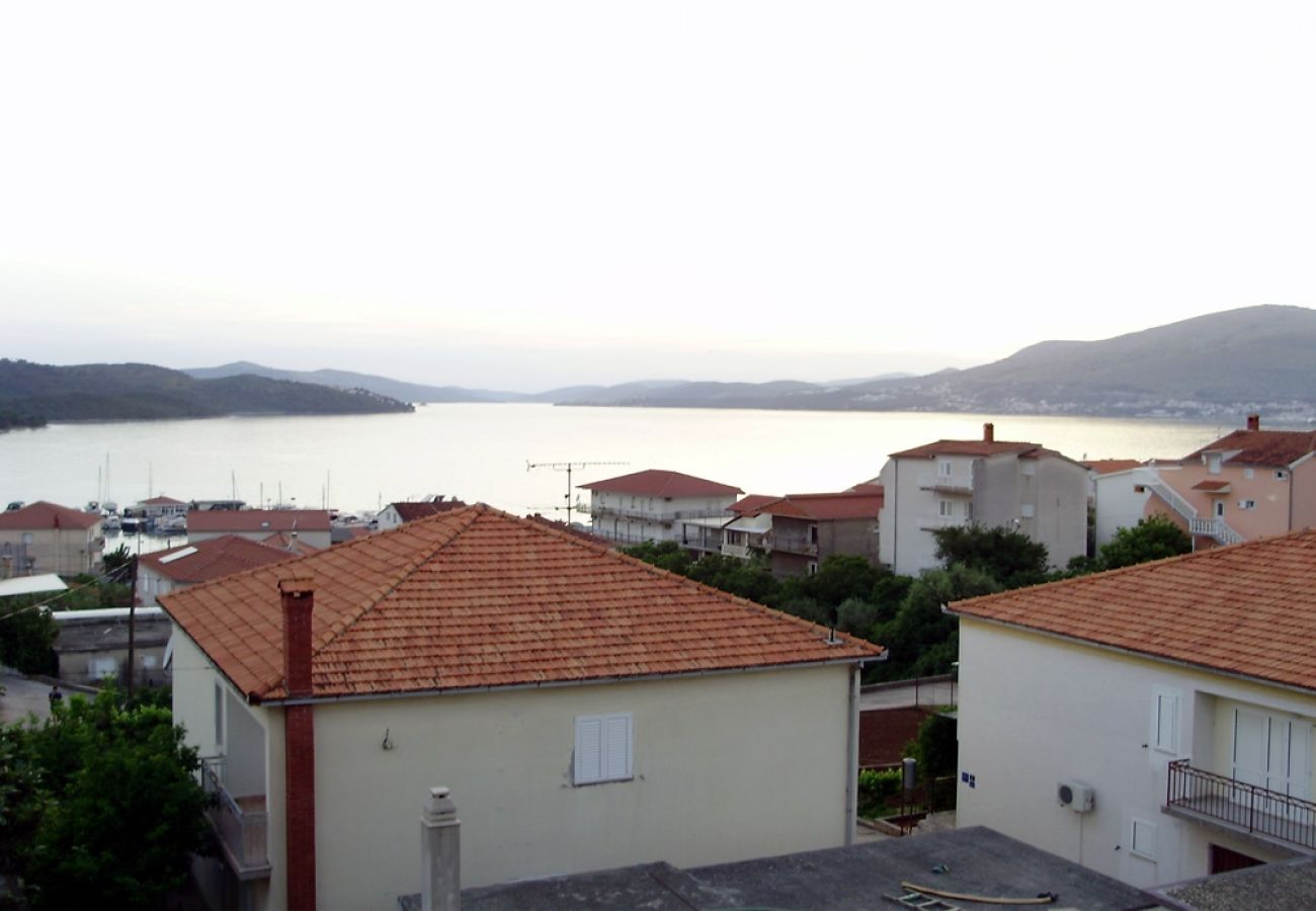 Appartement à Okrug Gornji - Appartement dans Okrug Gornji avec vue mer, Balcon, Climatisation, WIFI (5048-5)