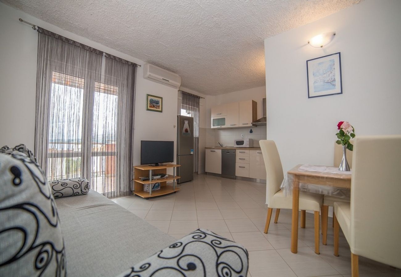 Appartement à Okrug Gornji - Appartement dans Okrug Gornji avec vue mer, Balcon, Climatisation, WIFI (5048-2)