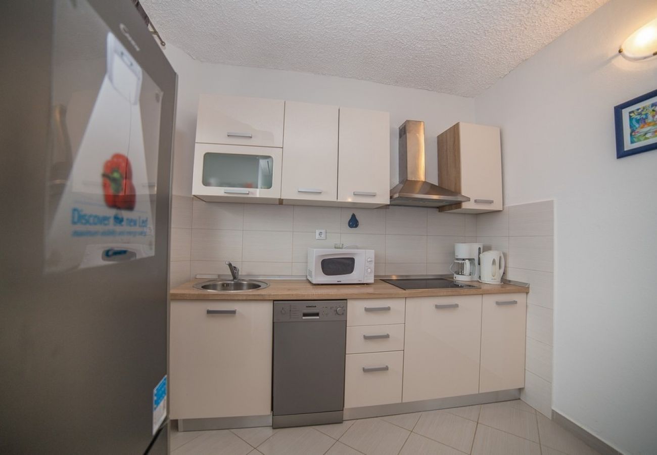 Appartement à Okrug Gornji - Appartement dans Okrug Gornji avec vue mer, Balcon, Climatisation, WIFI (5048-2)