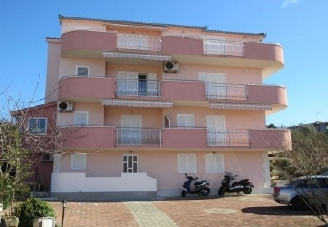 Appartement à Okrug Gornji - Appartement dans Okrug Gornji avec terrasse, Climatisation, WIFI, Lave-vaisselle (5048-3)