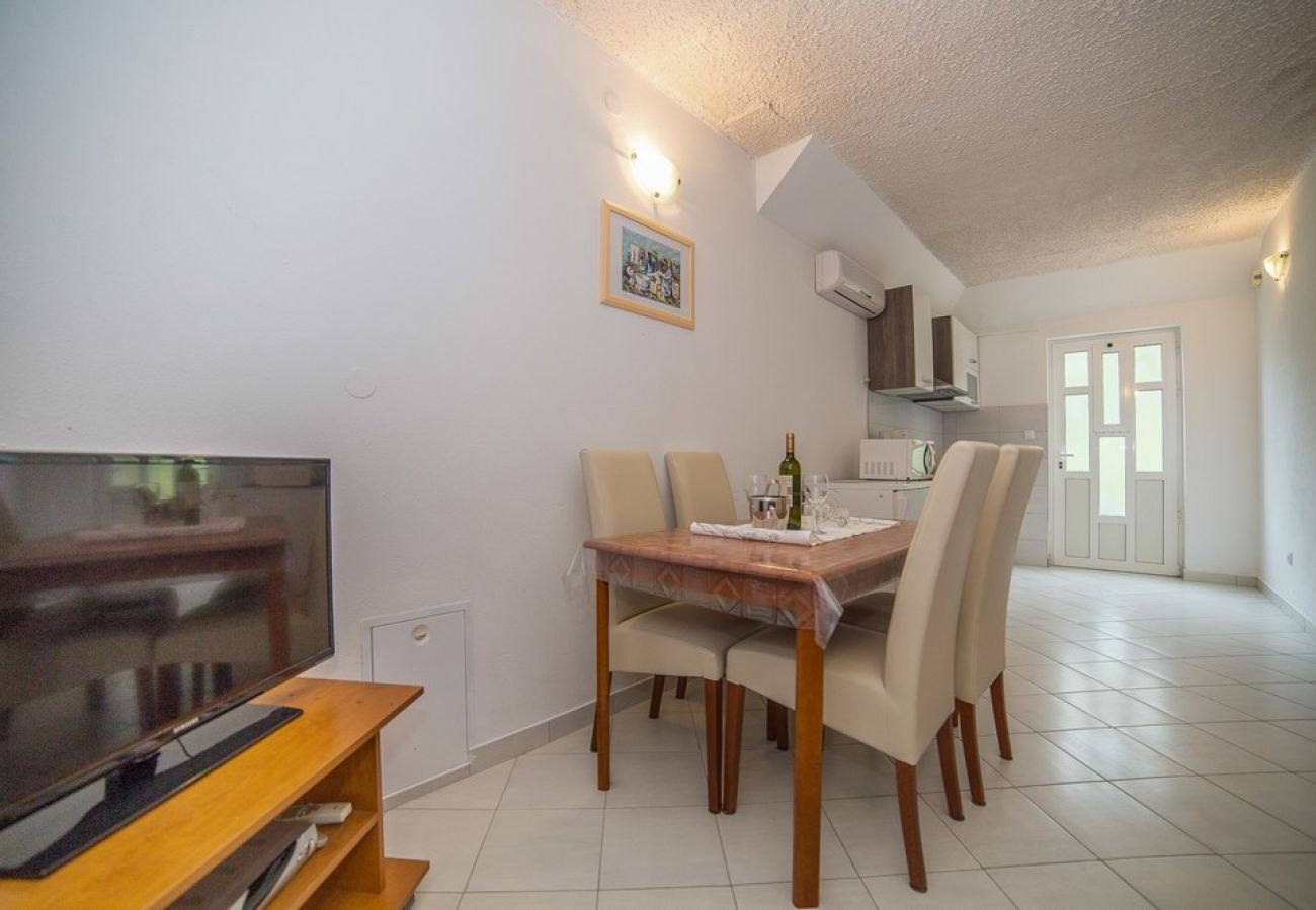 Appartement à Okrug Gornji - Appartement dans Okrug Gornji avec terrasse, Climatisation, WIFI, Lave-vaisselle (5048-3)