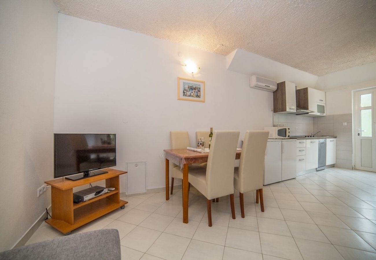 Appartement à Okrug Gornji - Appartement dans Okrug Gornji avec terrasse, Climatisation, WIFI, Lave-vaisselle (5048-3)