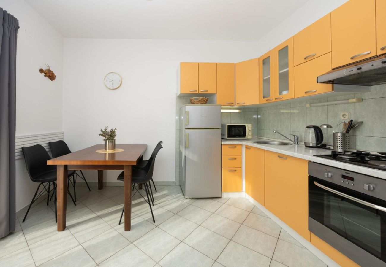 Appartement à Okrug Gornji - Appartement dans Okrug Gornji avec vue mer, terrasse, Climatisation, WIFI (5049-3)