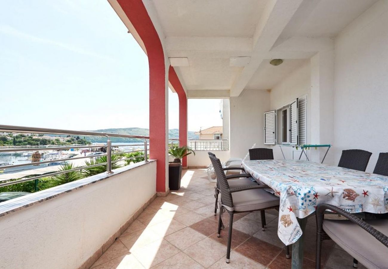 Appartement à Seget Vranjica - Appartement dans Seget Vranjica avec vue mer, terrasse, Climatisation, WIFI (5052-5)