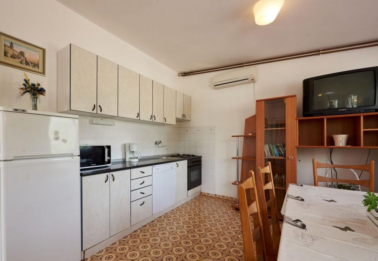 Appartement à Seget Vranjica - Appartement dans Seget Vranjica avec vue mer, terrasse, Climatisation, WIFI (5052-5)