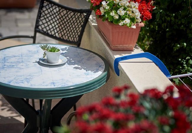 Studio à Seget Vranjica - Appartement Studio dans Seget Vranjica avec terrasse, Climatisation, WIFI, Machine à laver (5052-2) Studio à Seget Vranjica - Appartement Studio dans Seget Vranjica avec terrasse, Climatisation, WIFI, Machine à laver (5052-2)