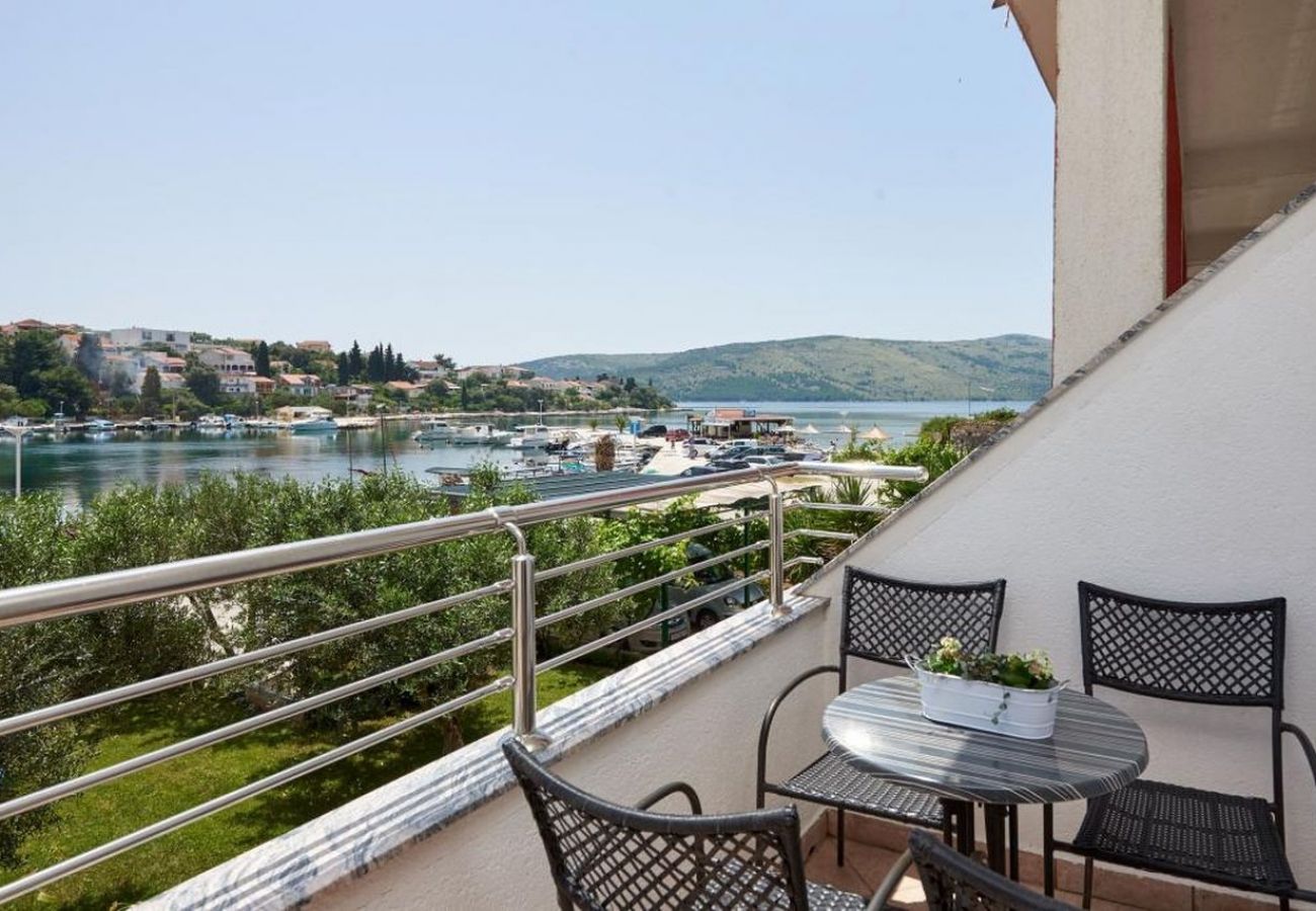 Appartement à Seget Vranjica - Appartement dans Seget Vranjica avec vue mer, Balcon, Climatisation, WIFI (5052-3)