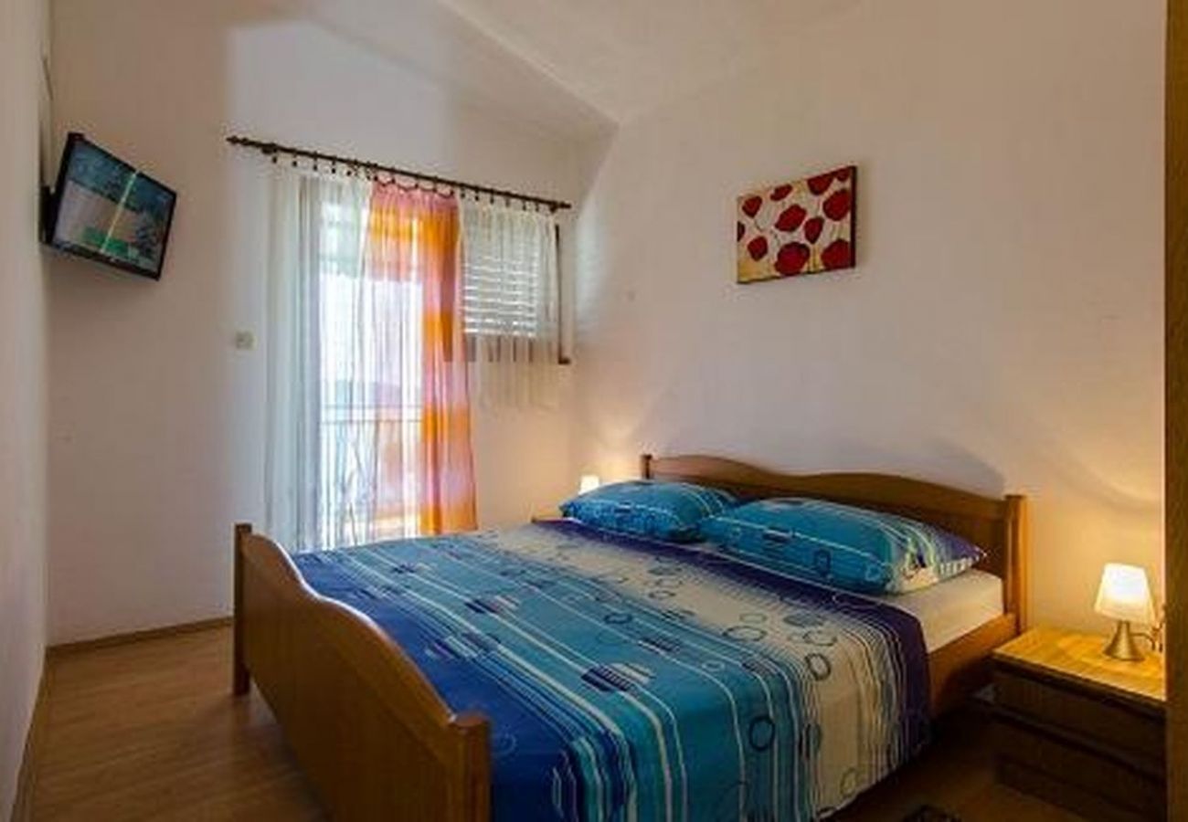 Appartement à Trogir - Appartement dans Trogir avec vue mer, Balcon, Climatisation, WIFI (5055-2)