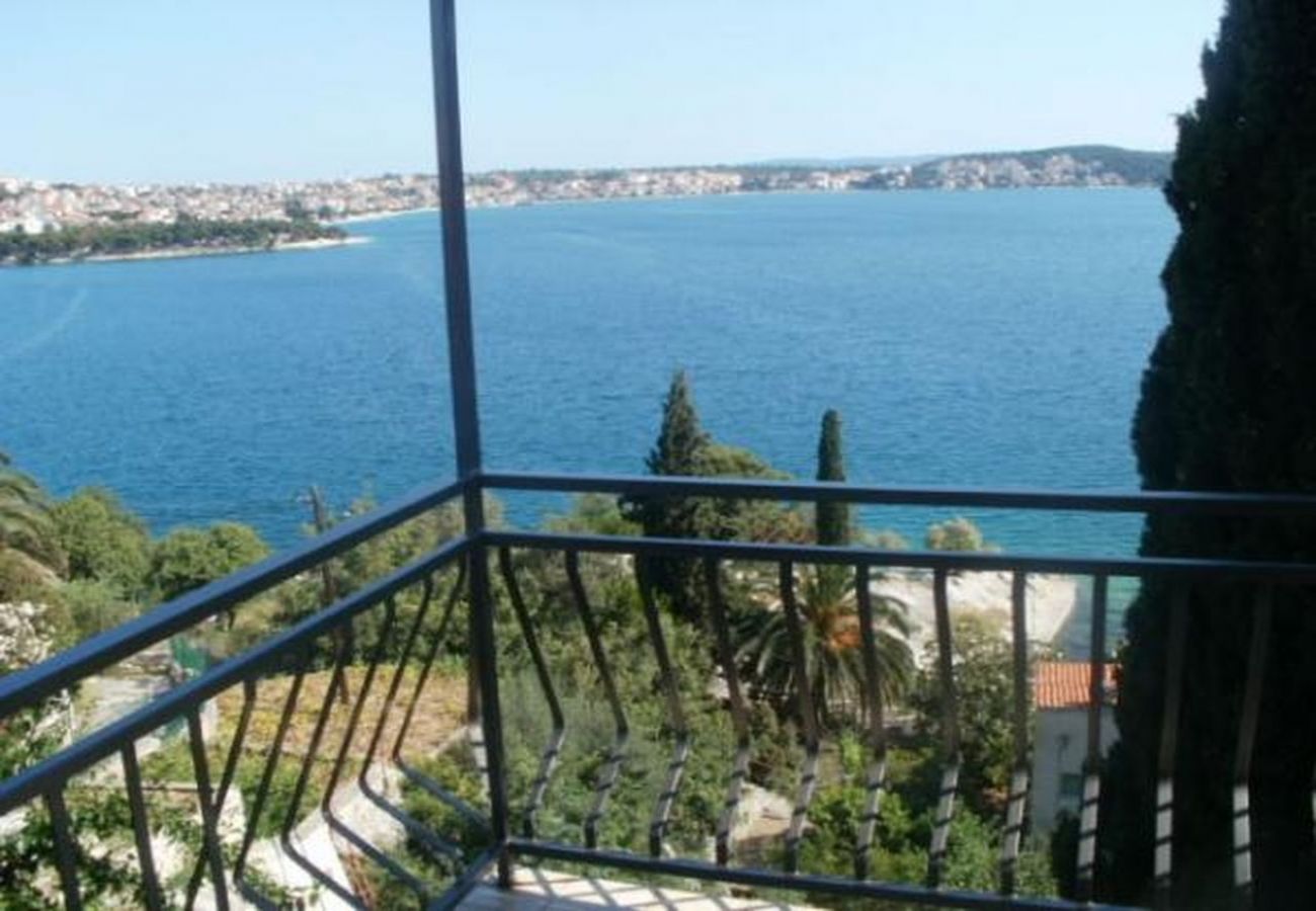 Appartement à Trogir - Appartement dans Trogir avec vue mer, Balcon, Climatisation, WIFI (5055-2)