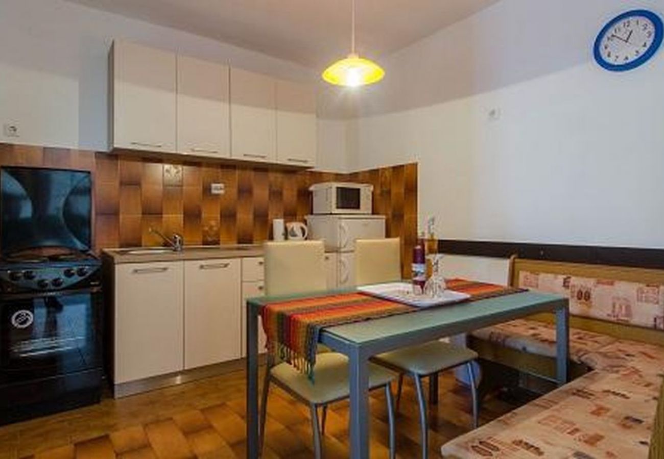 Appartement à Trogir - Appartement dans Trogir avec vue mer, Balcon, Climatisation, WIFI (5055-1)