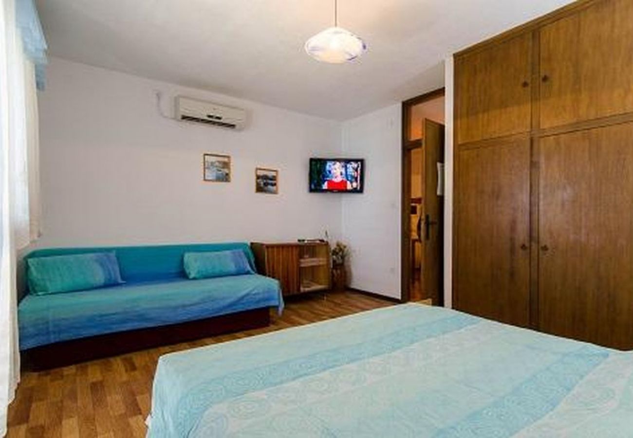 Appartement à Trogir - Appartement dans Trogir avec vue mer, Balcon, Climatisation, WIFI (5055-1)