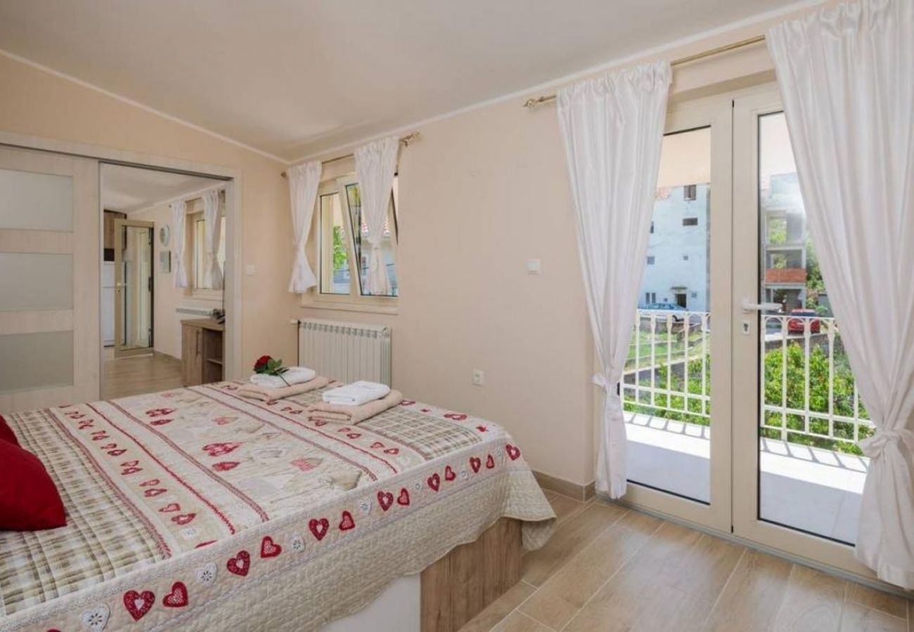 Appartement à Trogir - Appartement dans Trogir avec vue mer, Balcon, Climatisation, WIFI (5058-1)