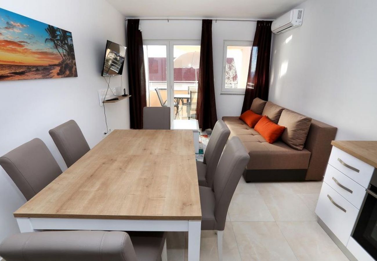 Appartement à Okrug Gornji - Appartement dans Okrug Gornji avec vue mer, terrasse, Climatisation, WIFI (5059-1)