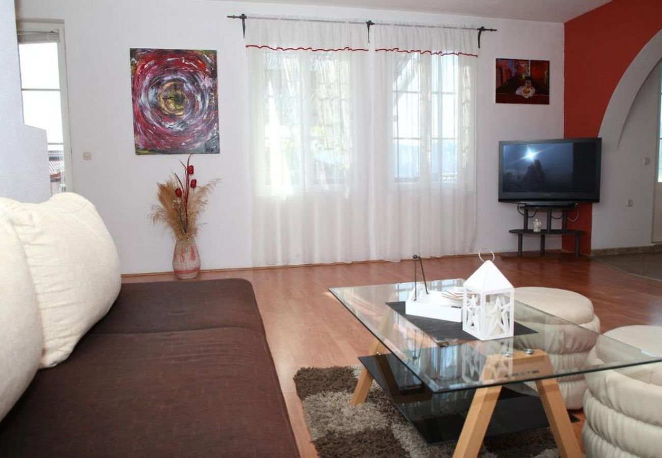 Appartement à Trogir - Appartement dans Trogir avec vue mer, terrasse, Climatisation, WIFI (5065-1)