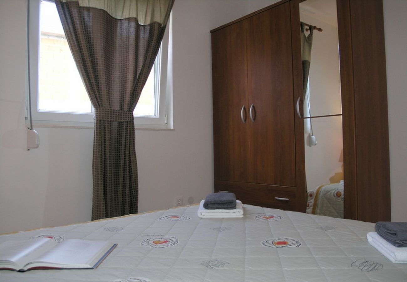 Appartement à Okrug Gornji - Appartement dans Okrug Gornji avec vue mer, terrasse, Climatisation, WIFI (5069-3)