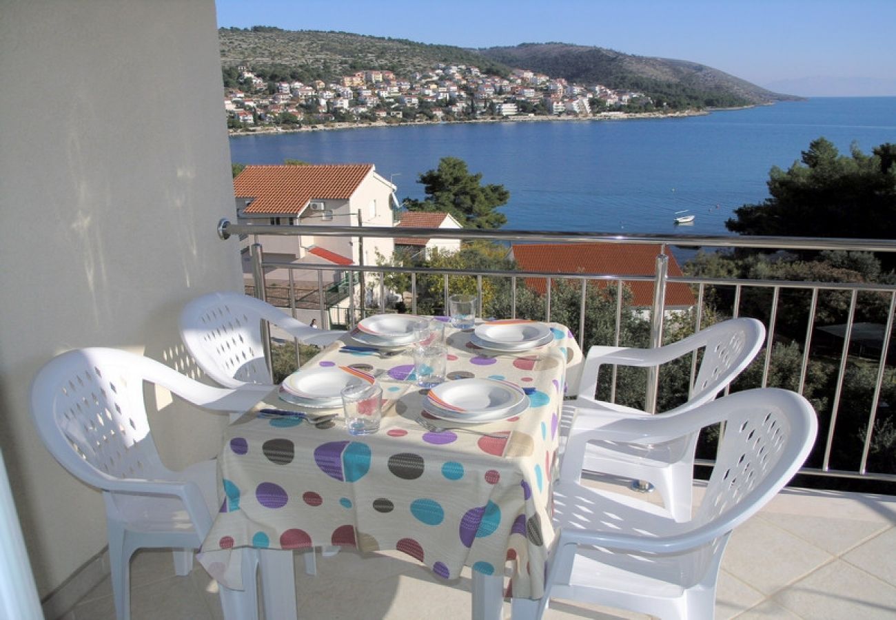 Appartement à Okrug Gornji - Appartement dans Okrug Gornji avec vue mer, terrasse, Climatisation, WIFI (5069-2)