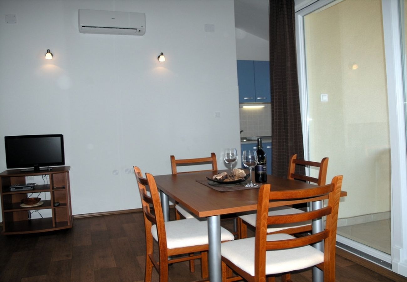 Appartement à Okrug Gornji - Appartement dans Okrug Gornji avec vue mer, terrasse, Climatisation, WIFI (5069-2)