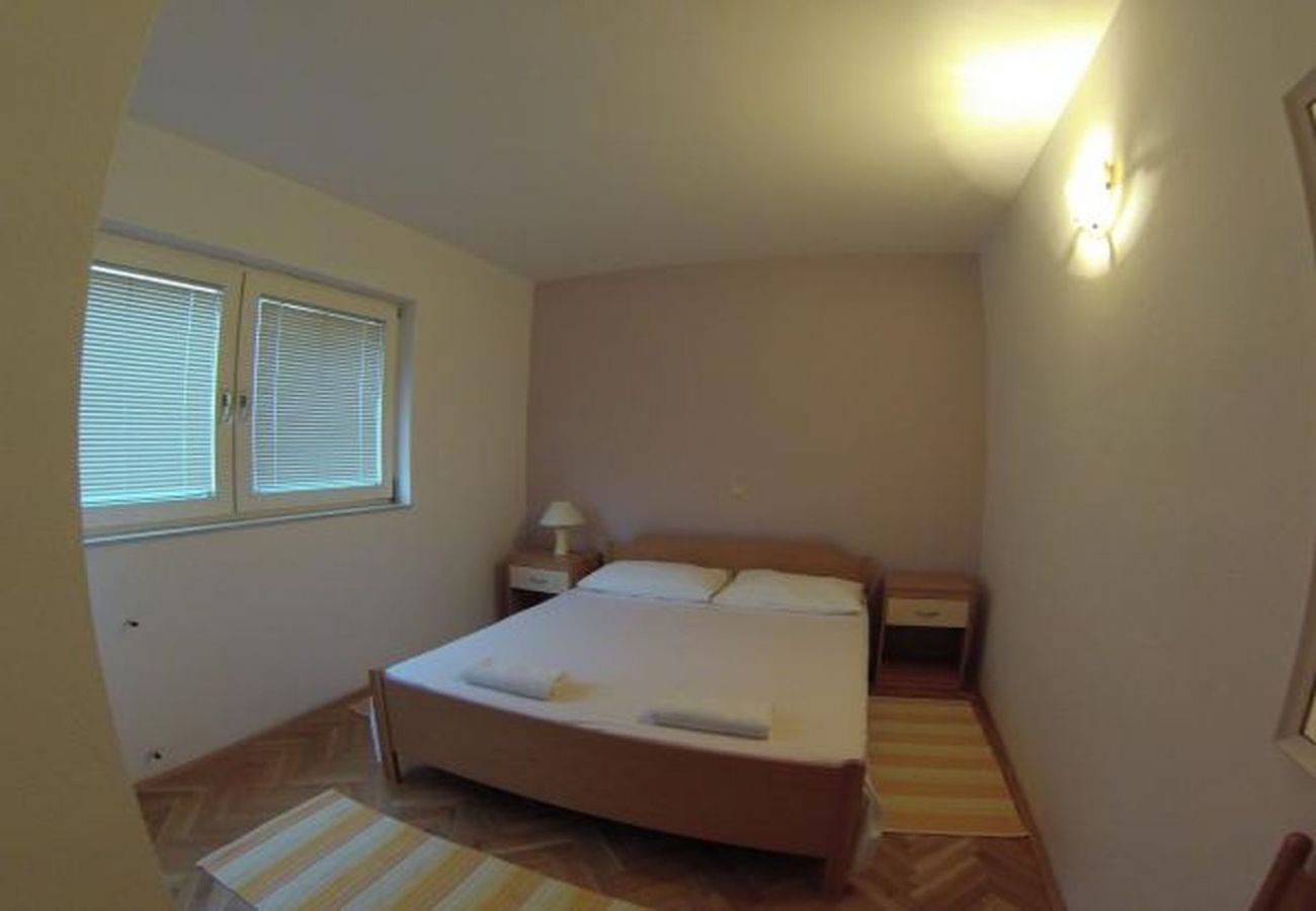 Appartement à Duce - Appartement dans Duće avec Balcon, Climatisation, WIFI (5062-1)