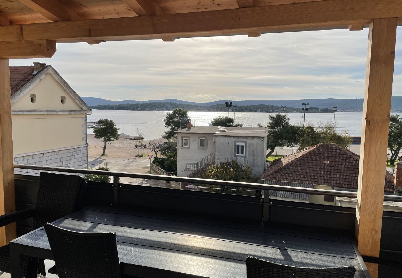 Appartement à Turanj - Appartement dans Turanj avec vue mer, Balcon, Climatisation, WIFI (5075-1)