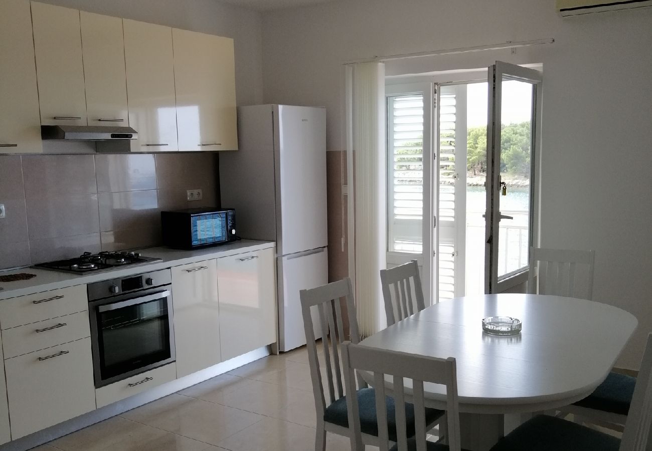 Appartement à Tribunj - Appartement dans Tribunj avec vue mer, Balcon, Climatisation, WIFI (5081-1)