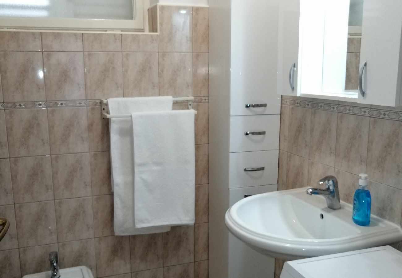 Appartement à Tribunj - Appartement dans Tribunj avec vue mer, Balcon, Climatisation, WIFI (5081-1)