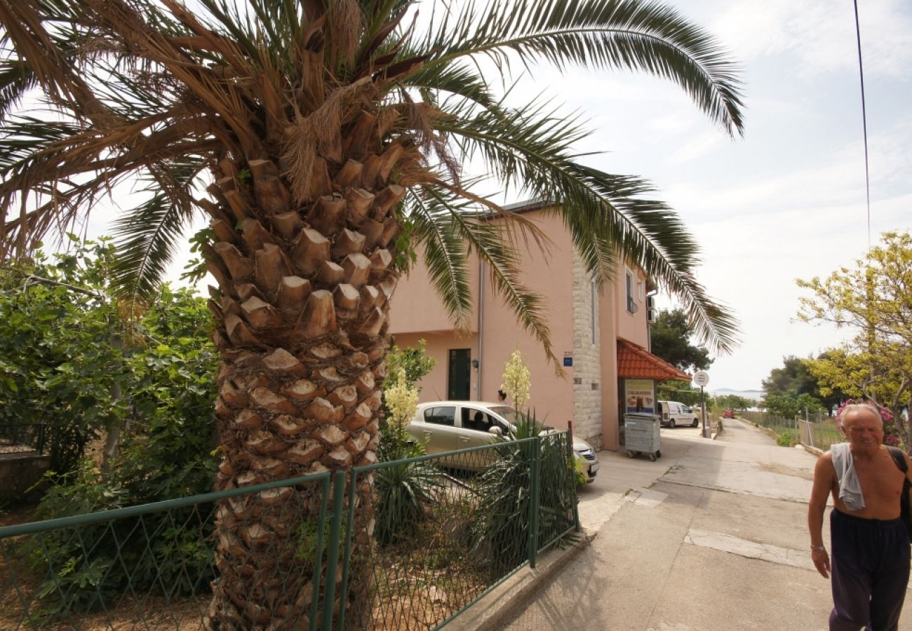 Appartement à Vodice - Ferienwohnung in Vodice mit Meerblick, Terrasse, Klimaanlage, W-LAN (144-2)