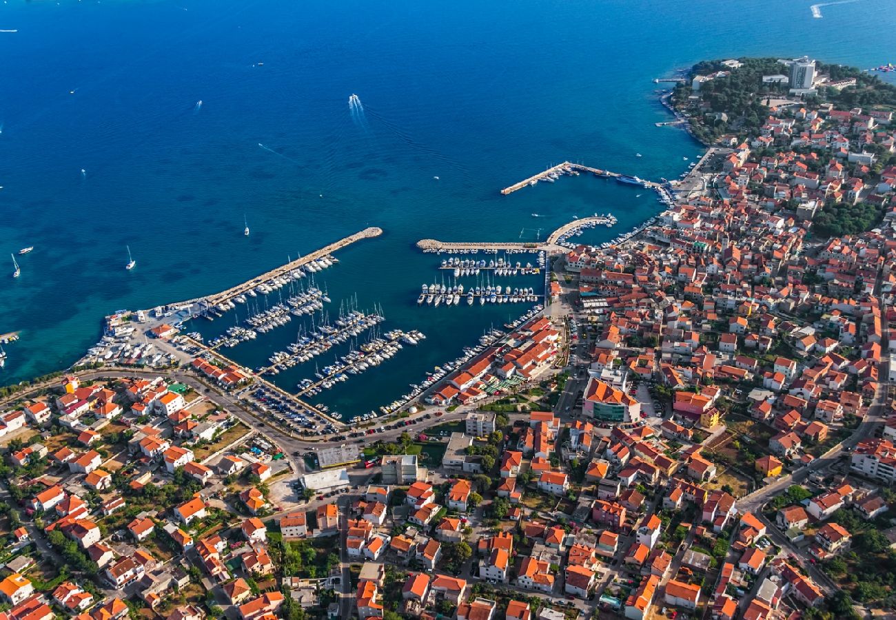 Appartement à Vodice - Ferienwohnung in Vodice mit Meerblick, Terrasse, Klimaanlage, W-LAN (144-1)