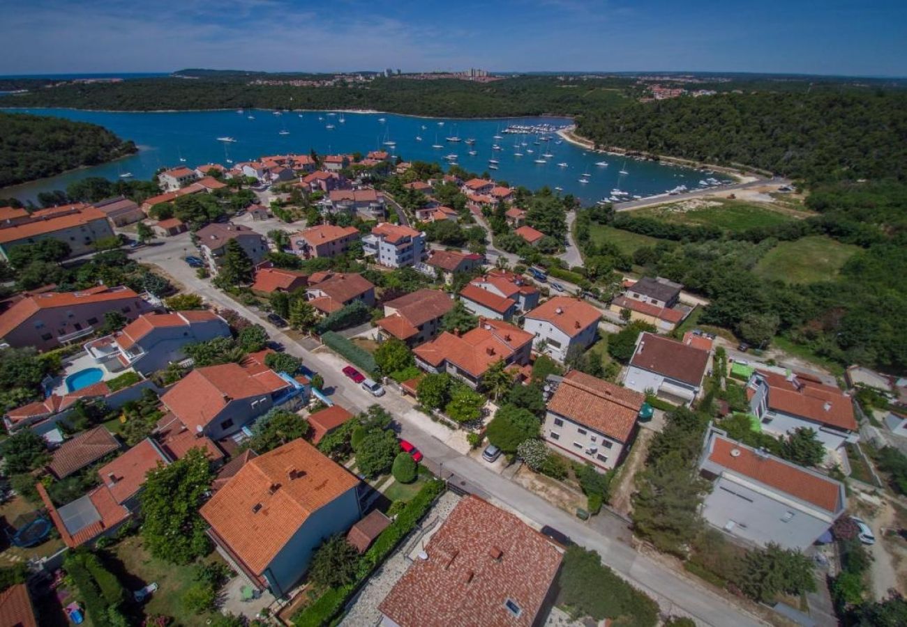 Appartement à Banjole - Appartement dans Banjole avec terrasse, Climatisation, WIFI, Machine à laver (3360-3)