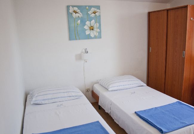 Appartement à Vodice - Appartement dans Vodice avec vue mer, Balcon, Climatisation, WIFI (612-4) Appartement à Vodice - Appartement dans Vodice avec vue mer, Balcon, Climatisation, WIFI (612-4)