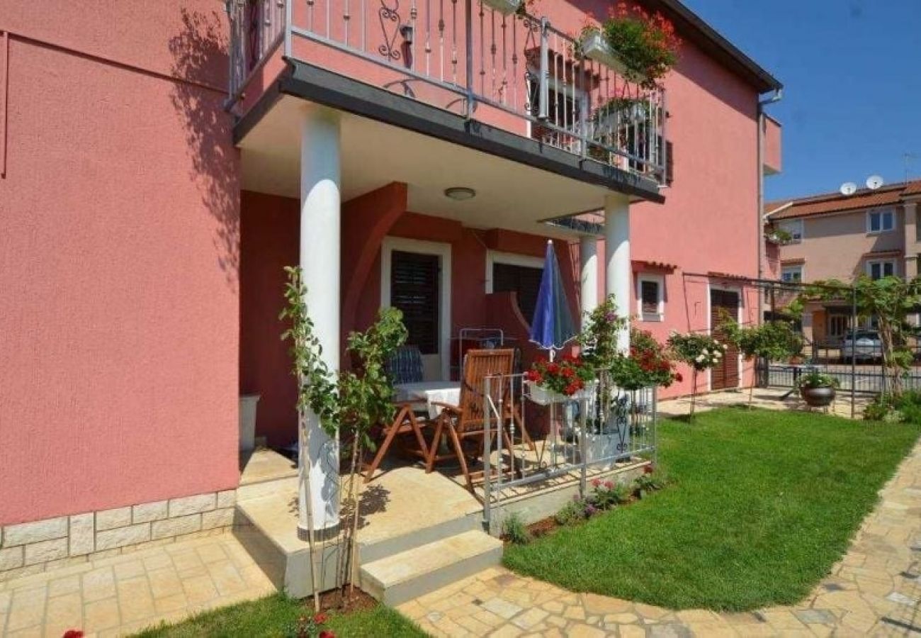 Appartement à Vrvari - Appartement dans Vrvari avec Balcon, Climatisation, WIFI, Machine à laver (664-3)