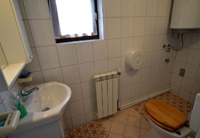 Appartement à Vrvari - Appartement dans Vrvari avec Balcon, Climatisation, WIFI, Machine à laver (664-1) Appartement à Vrvari - Appartement dans Vrvari avec Balcon, Climatisation, WIFI, Machine à laver (664-1)