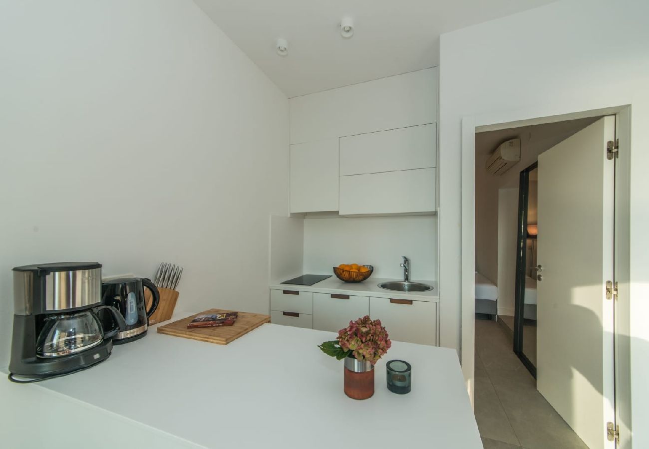 Appartement à Brela - Appartement dans Brela avec vue mer, terrasse, Climatisation, WIFI (201-10)