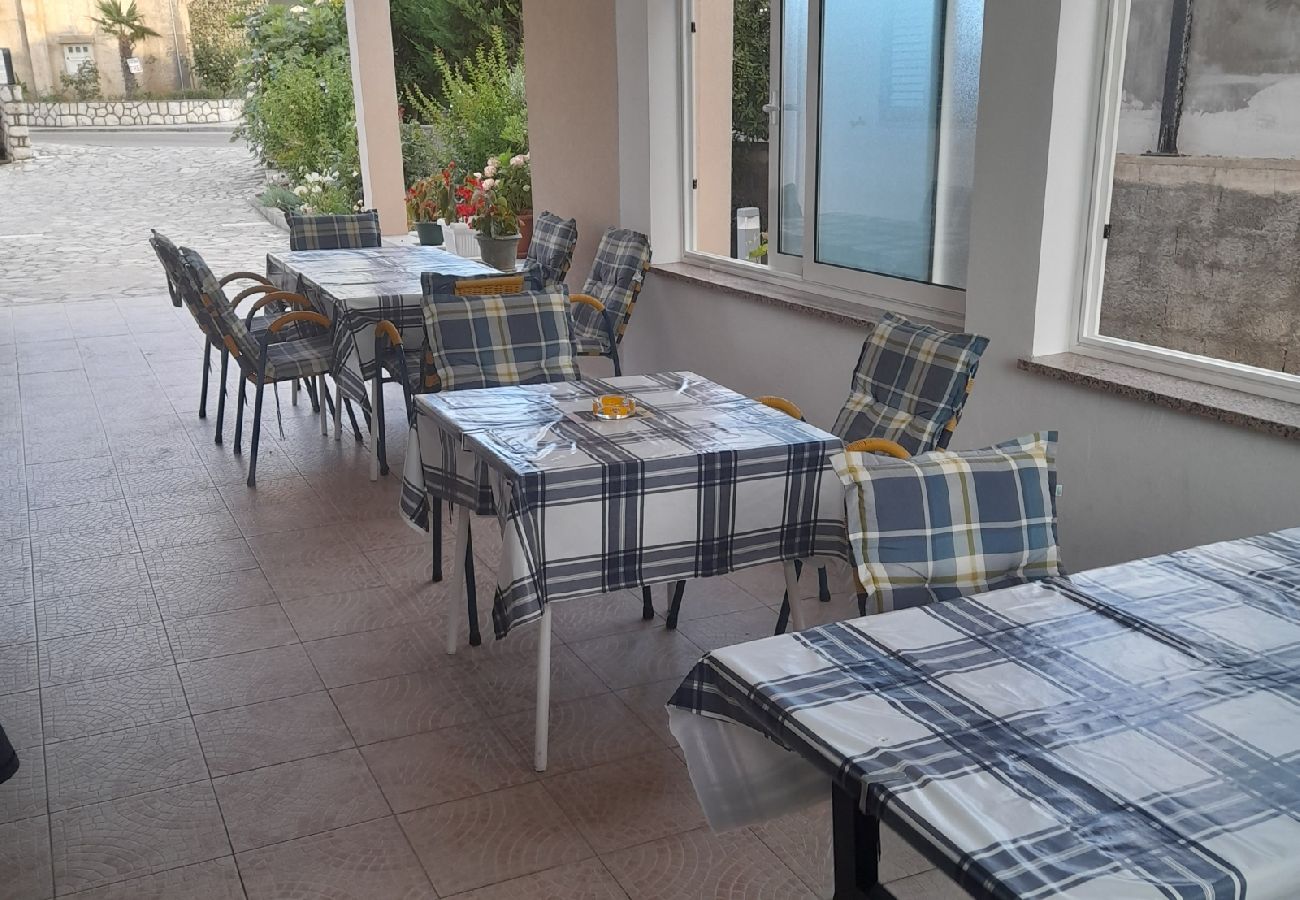 Chambres d'hôtes à Lopar - Chambre dans Lopar avec terrasse, Climatisation, WIFI (3719-3)