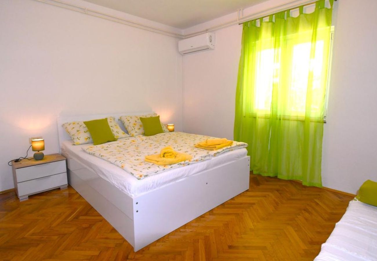 Chambres d'hôtes à Lopar - Chambre dans Lopar avec terrasse, Climatisation, WIFI (3719-3)