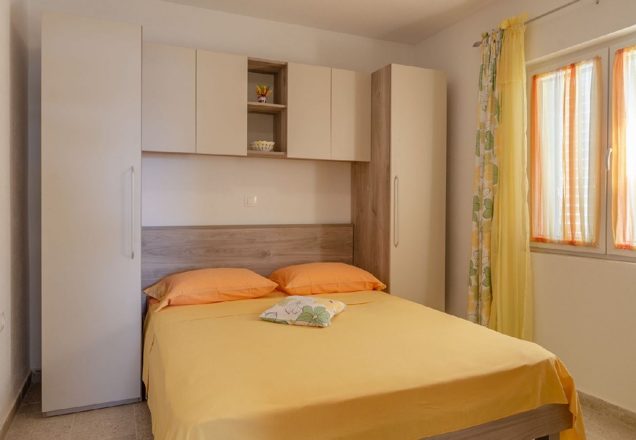 Appartement à Karbuni - Appartement dans Karbuni avec vue mer, Balcon, Climatisation, WIFI (5078-3)