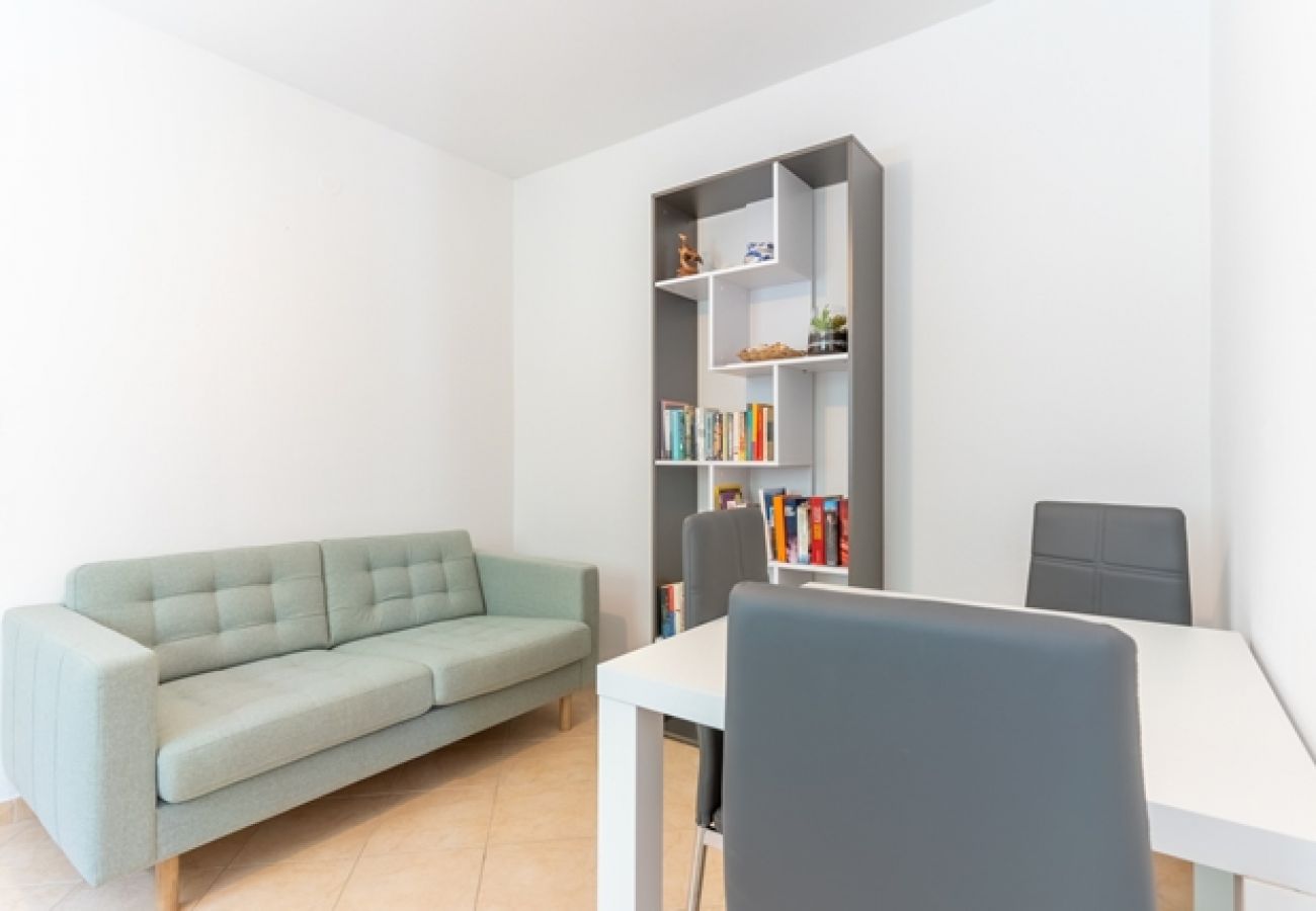 Appartement à Cres - Appartement dans Cres avec Balcon, Climatisation, WIFI, Machine à laver (4249-3)