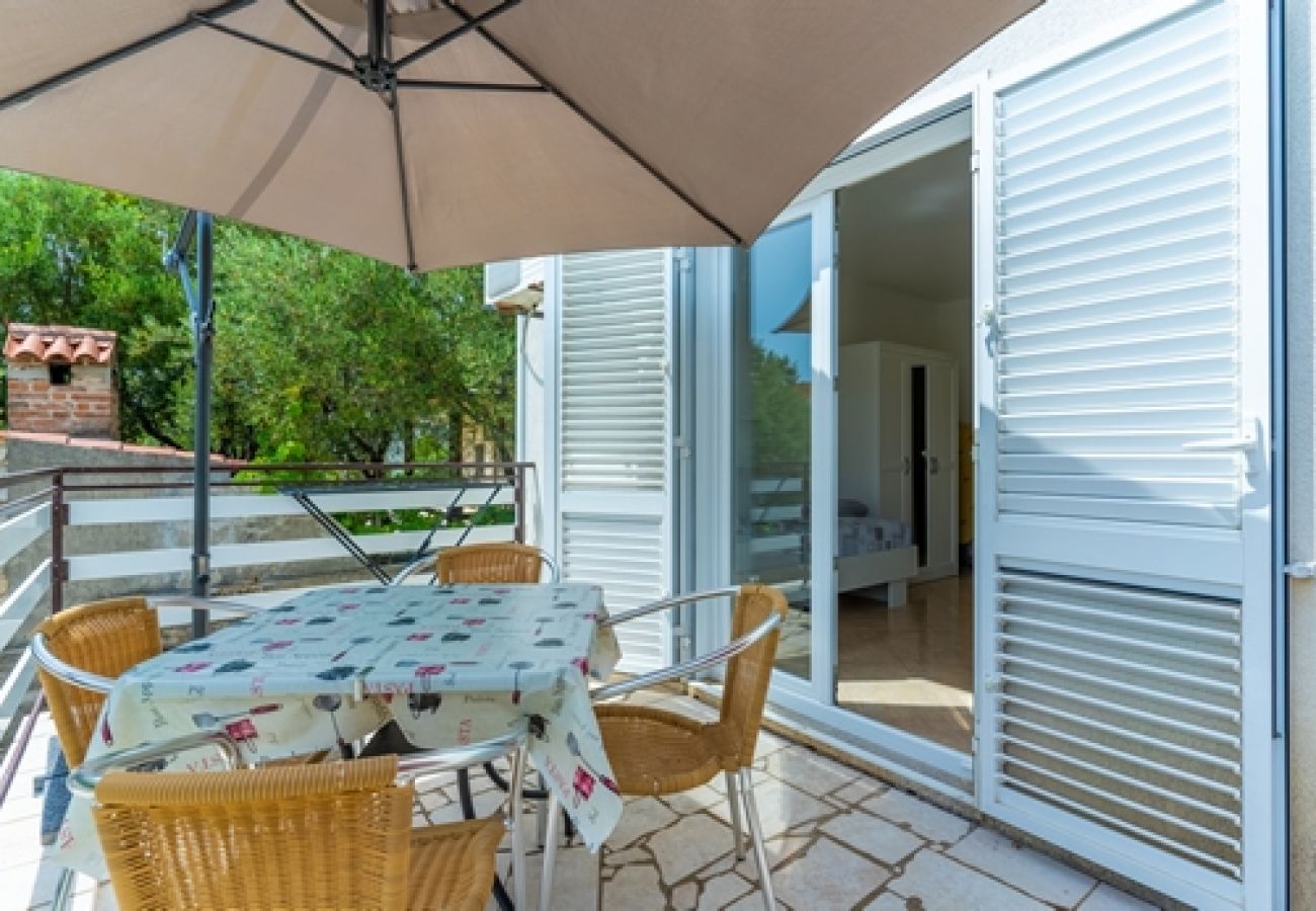 Appartement à Cres - Appartement dans Cres avec Balcon, Climatisation, WIFI, Machine à laver (4249-3)