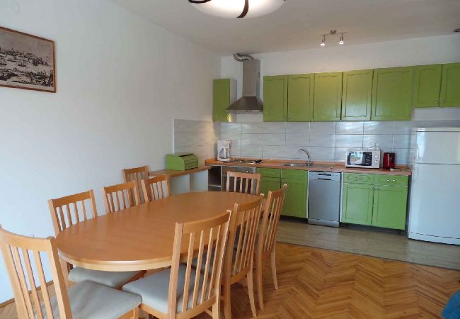 Appartement à Ljubac - Appartement dans Ljubač avec vue mer, Balcon, Climatisation, WIFI (809-2) Appartement à Ljubac - Appartement dans Ljubač avec vue mer, Balcon, Climatisation, WIFI (809-2)
